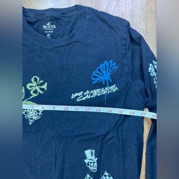 Hollister Graphic Long Sleeve Shirt - Picture 4 of 5